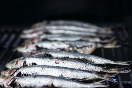 Grilling Vs. Frying: Healthy Techniques - Photo of Raw Fish on Grill
